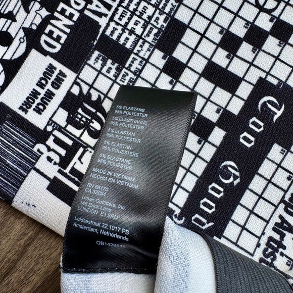 UO Urban Outfitters Newspaper Print Flare Black & White Pants | Retro Y2K Size M - Picture 6 of 11